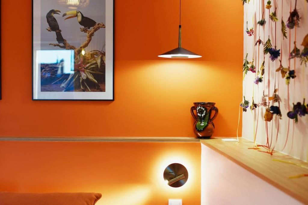 Frida - 50m - Rue Gratuite *