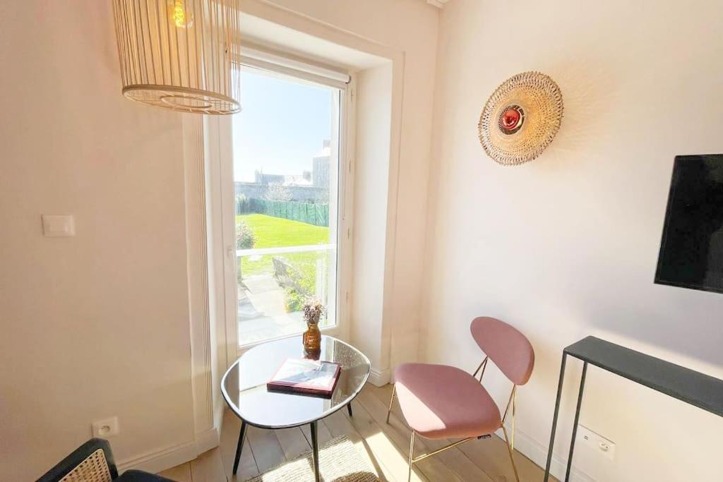 Frida - 50m - Rue Gratuite *